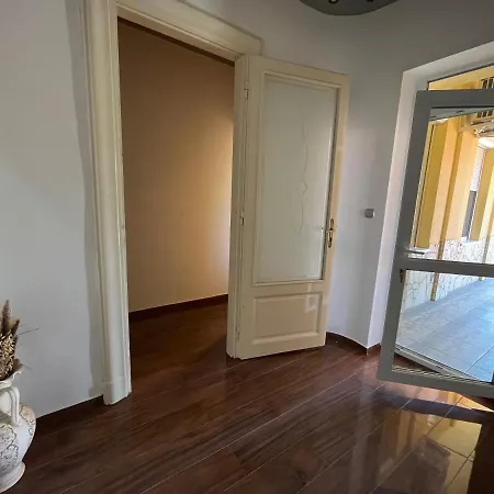 Szechenyi Aparman Apartment