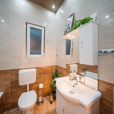 شقة Szechenyi Aparman ميسكولك