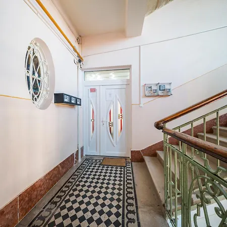 شقة Szechenyi Aparman *