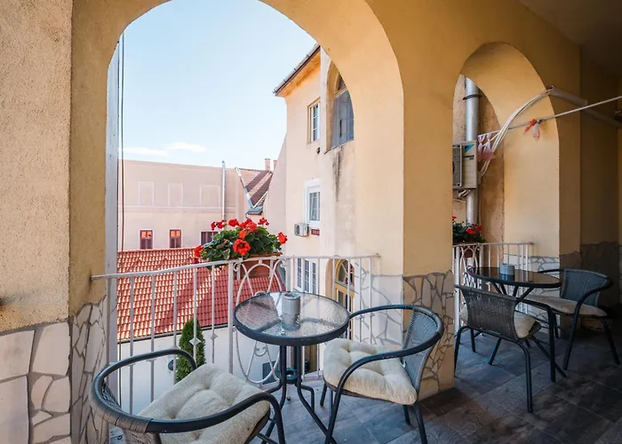 Szechenyi Aparman Apartment